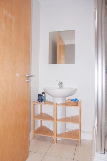 2 Bed 2 Bath Apartment With Canal View Dublin Eksteriør bilde